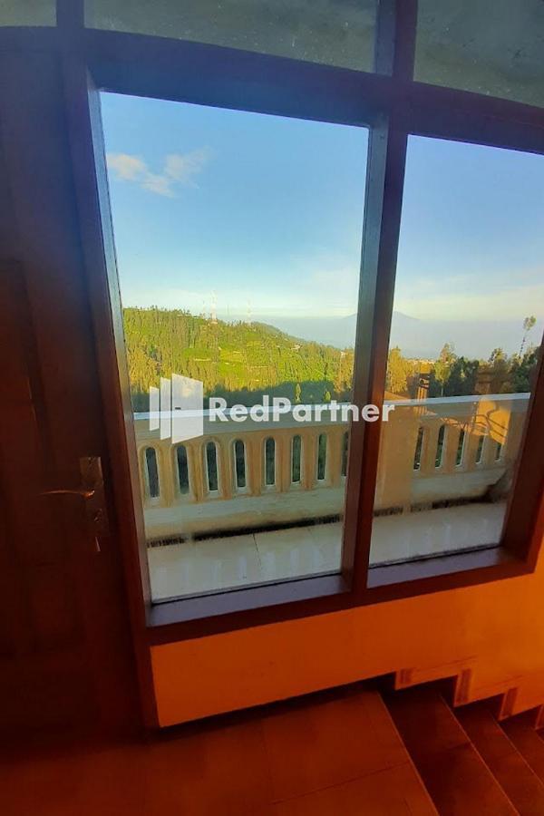 Bromo Indah Lestari Homestay Mitra Reddoorz Pasuruan Exterior foto