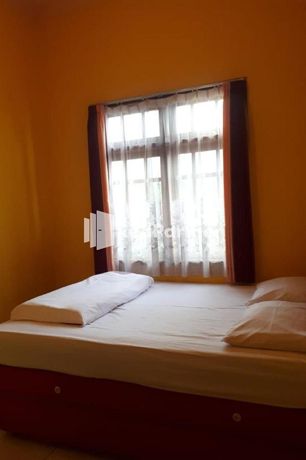 Bromo Indah Lestari Homestay Mitra Reddoorz Pasuruan Exterior foto