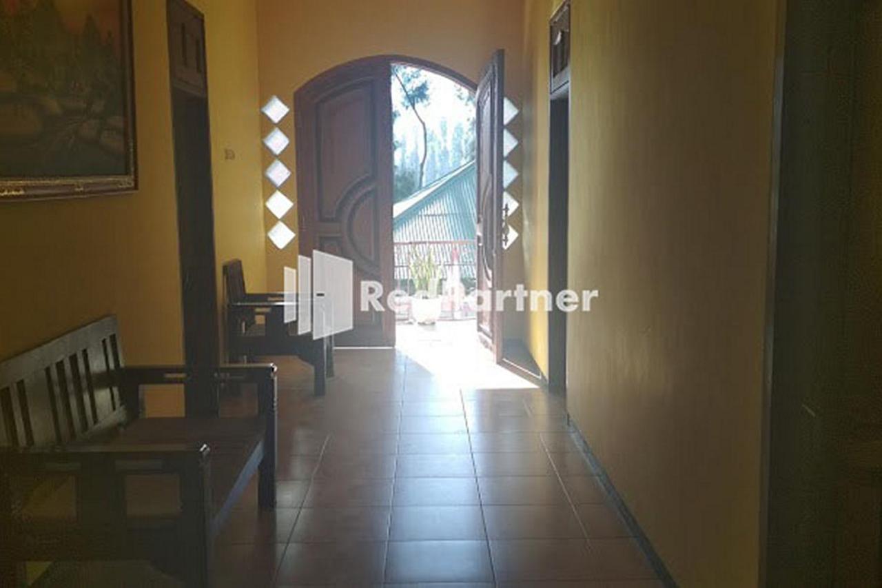 Bromo Indah Lestari Homestay Mitra Reddoorz Pasuruan Exterior foto