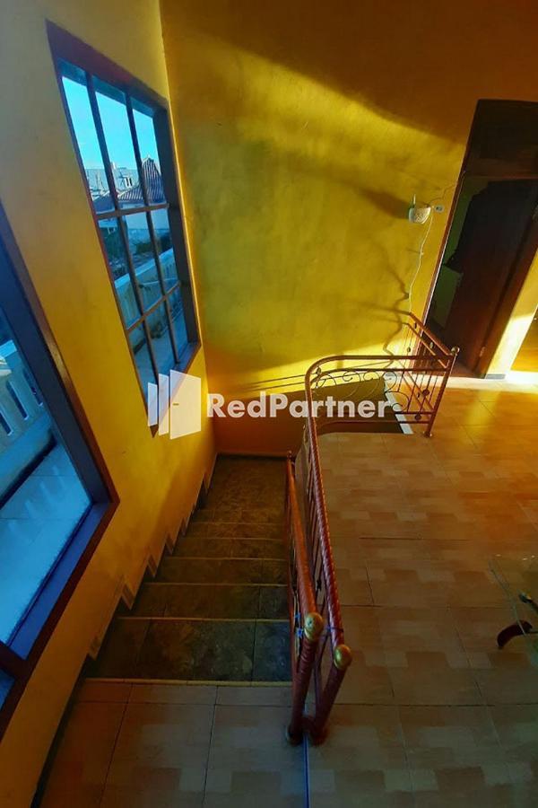 Bromo Indah Lestari Homestay Mitra Reddoorz Pasuruan Exterior foto